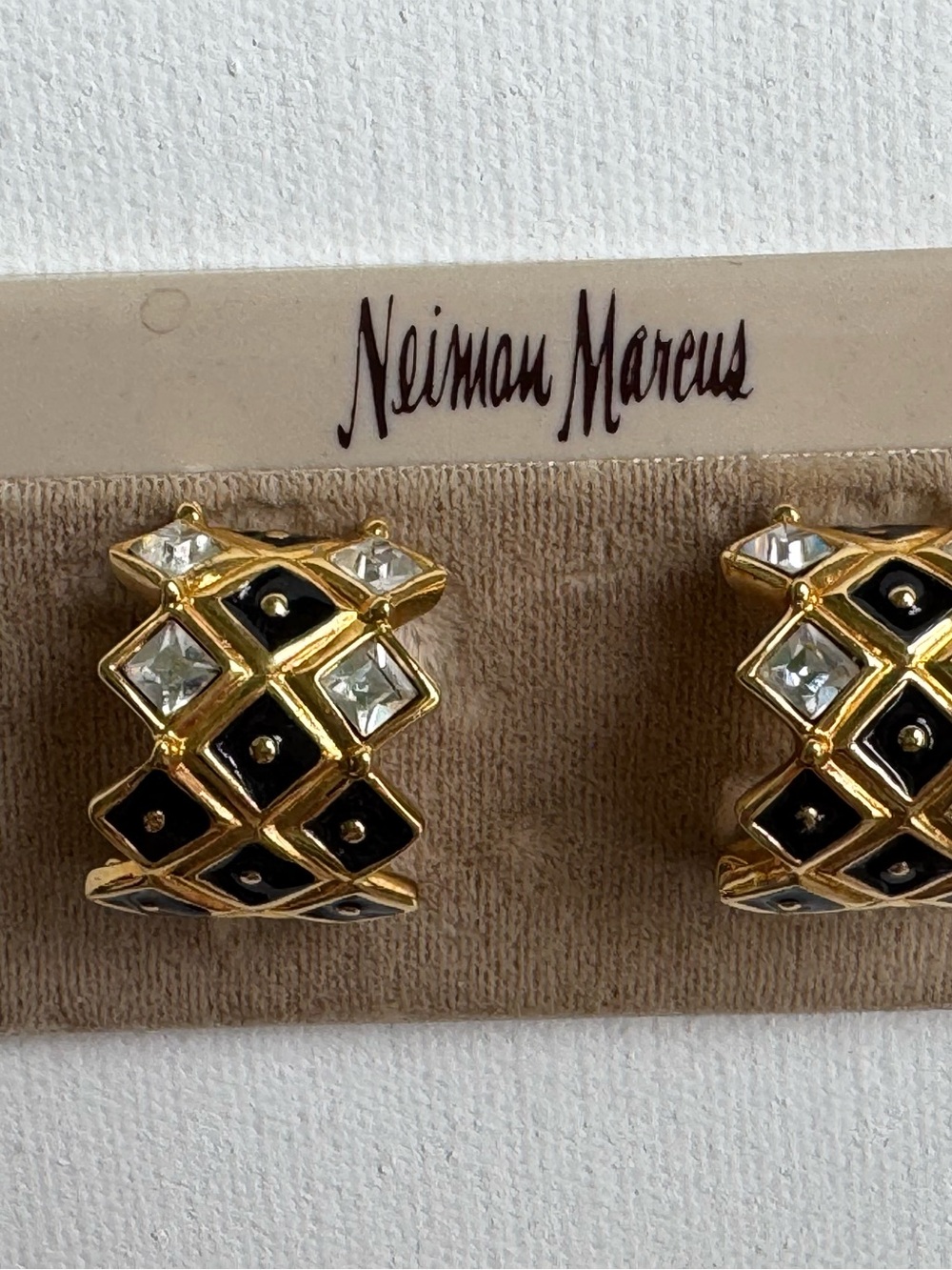 Neiman Marcus Vintage Black Enamel Rhinestone Gold Tone Clip On Earrings